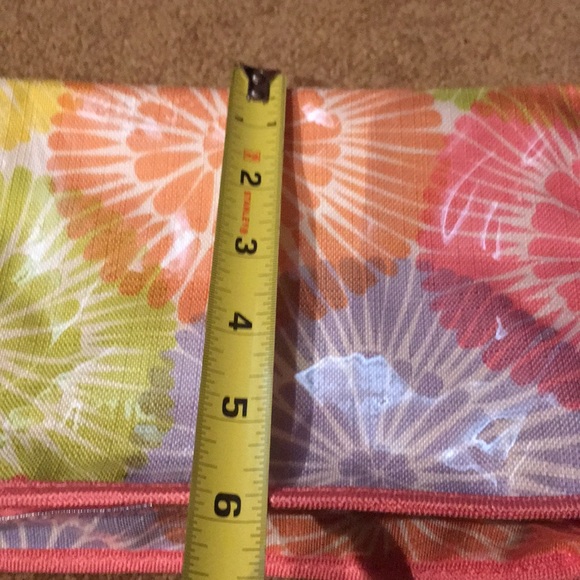 Clinique Make-up Bag - Picture 4 of 8